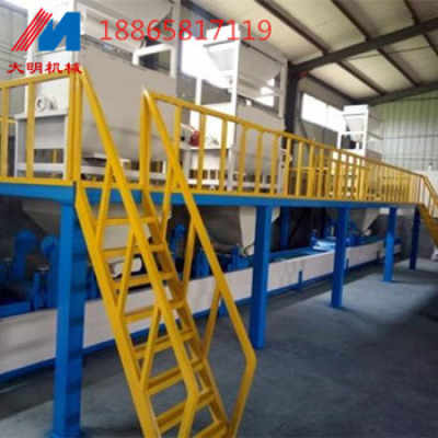 免拆外模板生產(chǎn)線復合外模板設備價格一體化外墻免拆模板設備